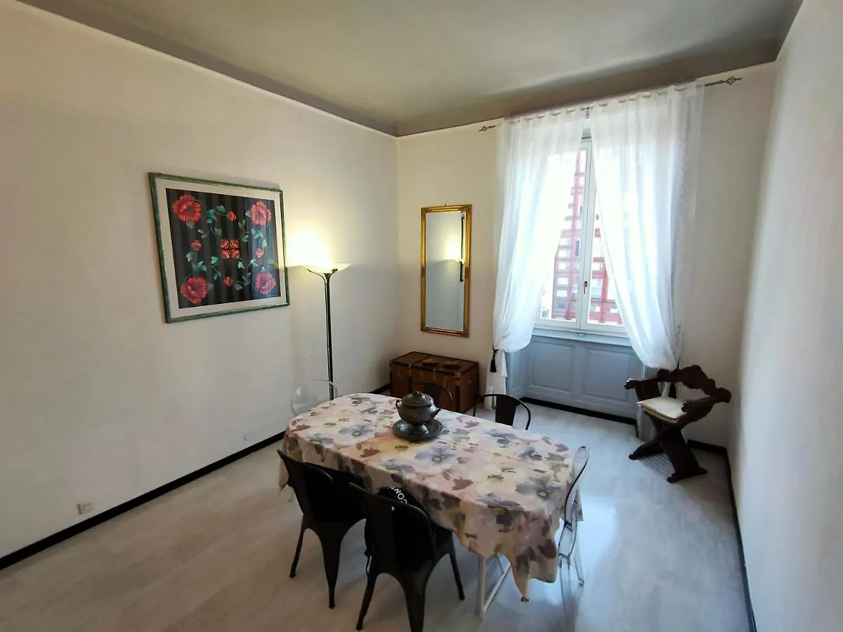 ** Pensionat Apartment Nido Stazione Bergamo Italien