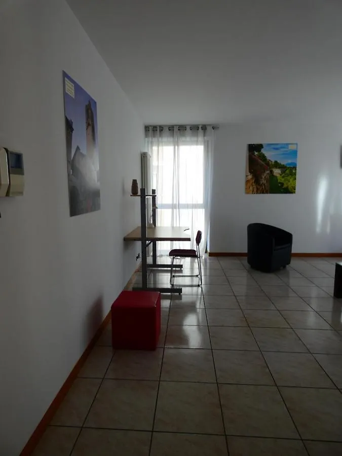 Apartment Nido Stazione Bergamo Pensionat
